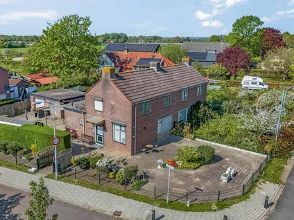 Twee-onder-één-kap te koop: Paulstraat 2, Slijk-Ewijk