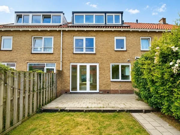 Woning te huur: Paulus Emtinckweg, Centrum West Diemen