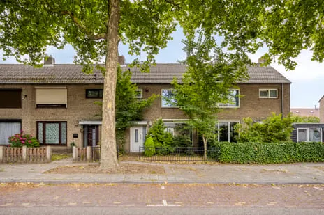 Tussenwoning te koop: Paulus Potterlaan 27, Bloemvelden Helmond