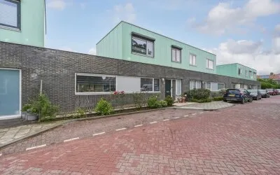 Tussenwoning te koop: Paulus Potterlaan 8, Bloemenlaan e.o. West Vlissingen