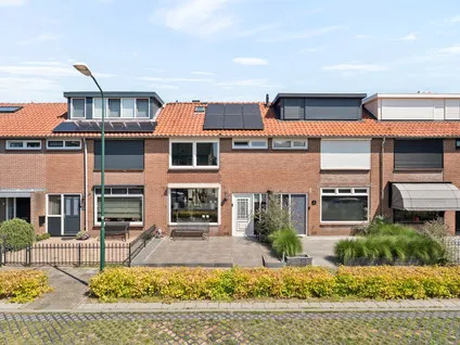 Tussenwoning te koop: Paulus Potterstraat 11, Bunschoten Bunschoten-Spakenburg