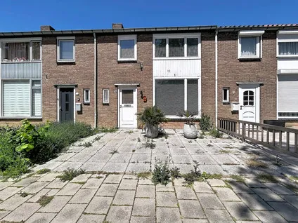 Tussenwoning te koop: Paulus Potterstraat 19, Oostburg Oostburg