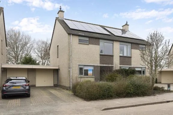 Tussenwoning te huur: Paulus Akkermanwei 60, Westeinde Leeuwarden