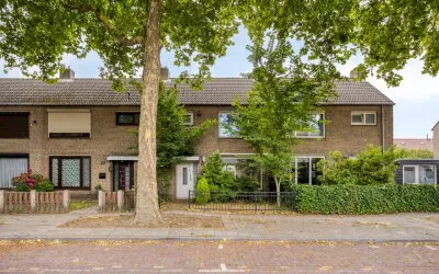 Tussenwoning te koop: Paulus Potterlaan 27, Bloemvelden Helmond