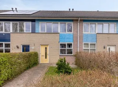 Tussenwoning te koop: Paulus Potterstraat 107, Tussen de Vaarten N.- Oost Almere