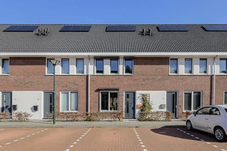 Tussenwoning te koop: Paulus Potterstraat 38, Raamsdonksveer Raamsdonksveer