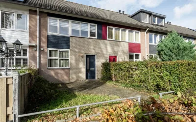 Tussenwoning te koop: Paulus Potterstraat 89, Tussen de Vaarten N.- Oost Almere