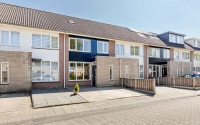 Tussenwoning te koop: Paulus Potterstraat 92, Tussen de Vaarten N.- Oost Almere