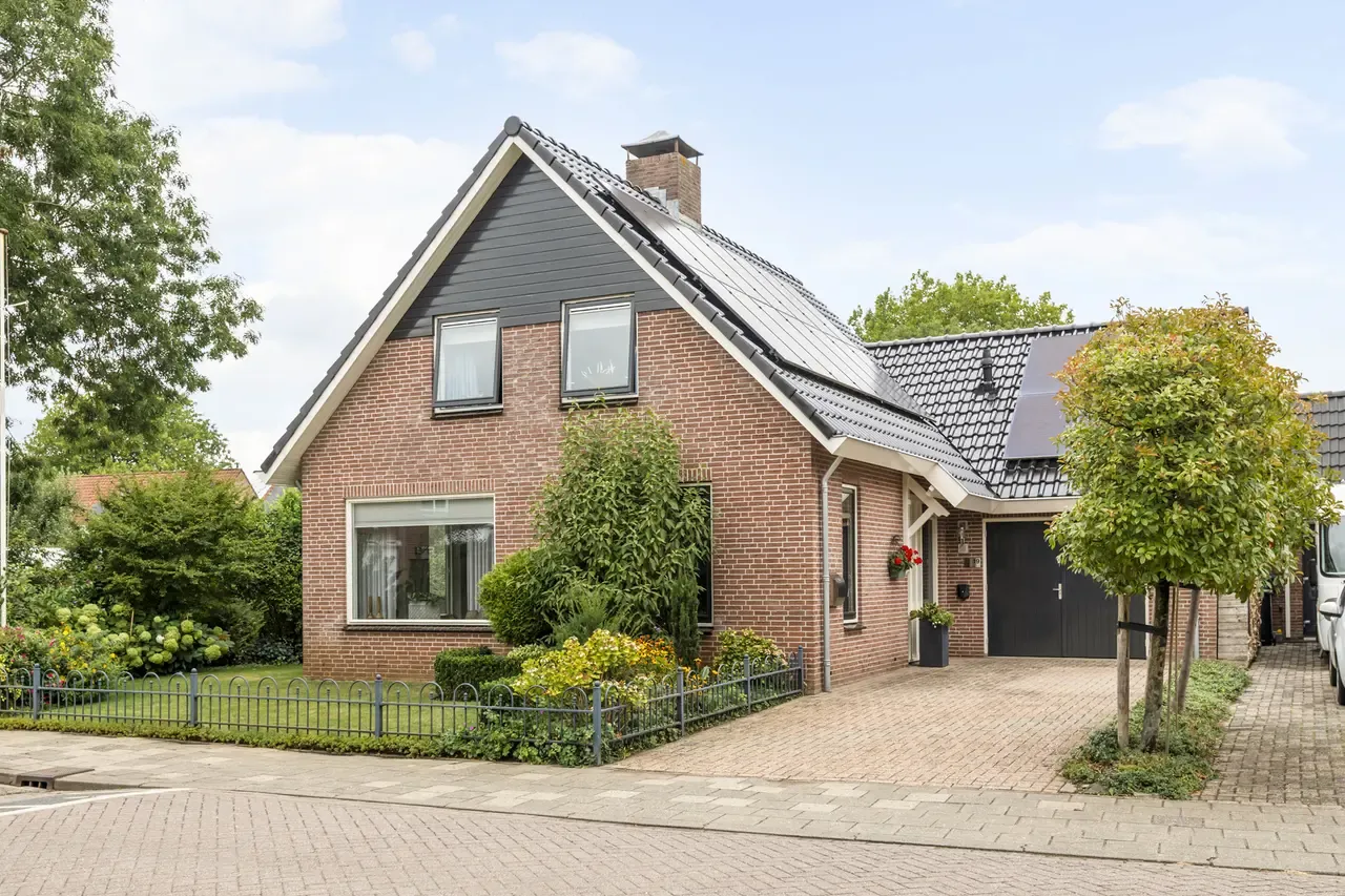 Vrijstaande woning te koop: Paulusstraat 19, Deest