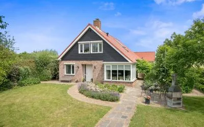 Detached house for sale: Paulusweg 24, Verspreide huizen Zoutelande Zoutelande
