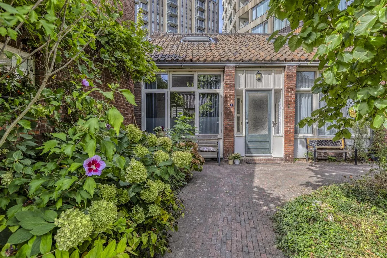 Hoekwoning te koop: Paviljoenshof 7, Leiden