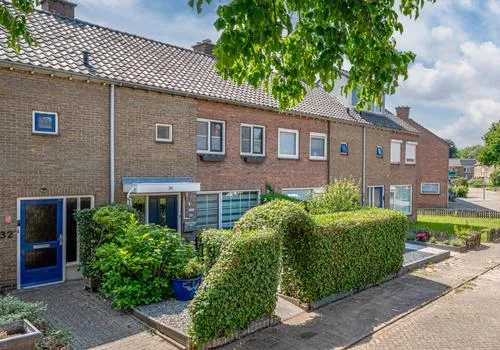 Tussenwoning te koop: PC Hooftstraat 30, Schrijvershoek Zevenaar