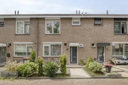 Tussenwoning te koop: Pearl Buck-erf 100, Dordrecht