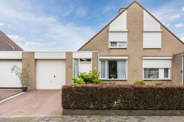 Tussenwoning te koop: Peeberg 13, Ossendrecht Ossendrecht