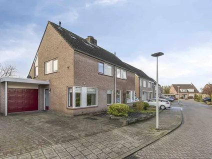 Tussenwoning te koop: Peeberg 87, Ossendrecht