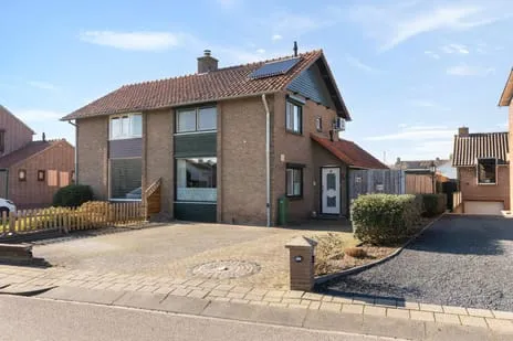 Twee-onder-één-kap te koop: Peeskesweg 17, 's-Heerenberg 'S-Heerenberg