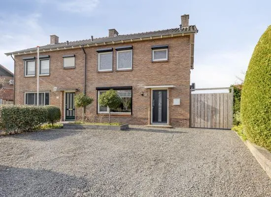 Twee-onder-één-kap te koop: Peeskesweg 21, 'S-Heerenberg