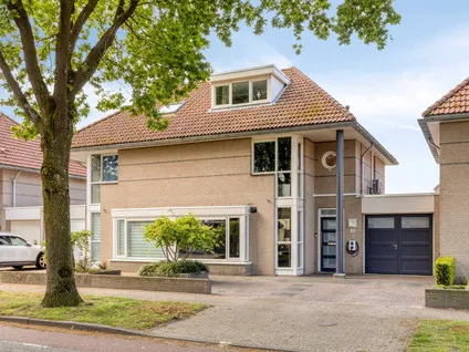 Tussenwoning te koop: Pegbroekenlaan 60, Veldhoven Veldhoven