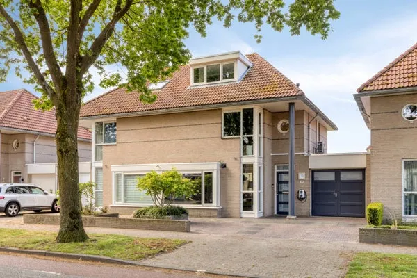 Tussenwoning te koop: Pegbroekenlaan 60, Veldhoven Veldhoven