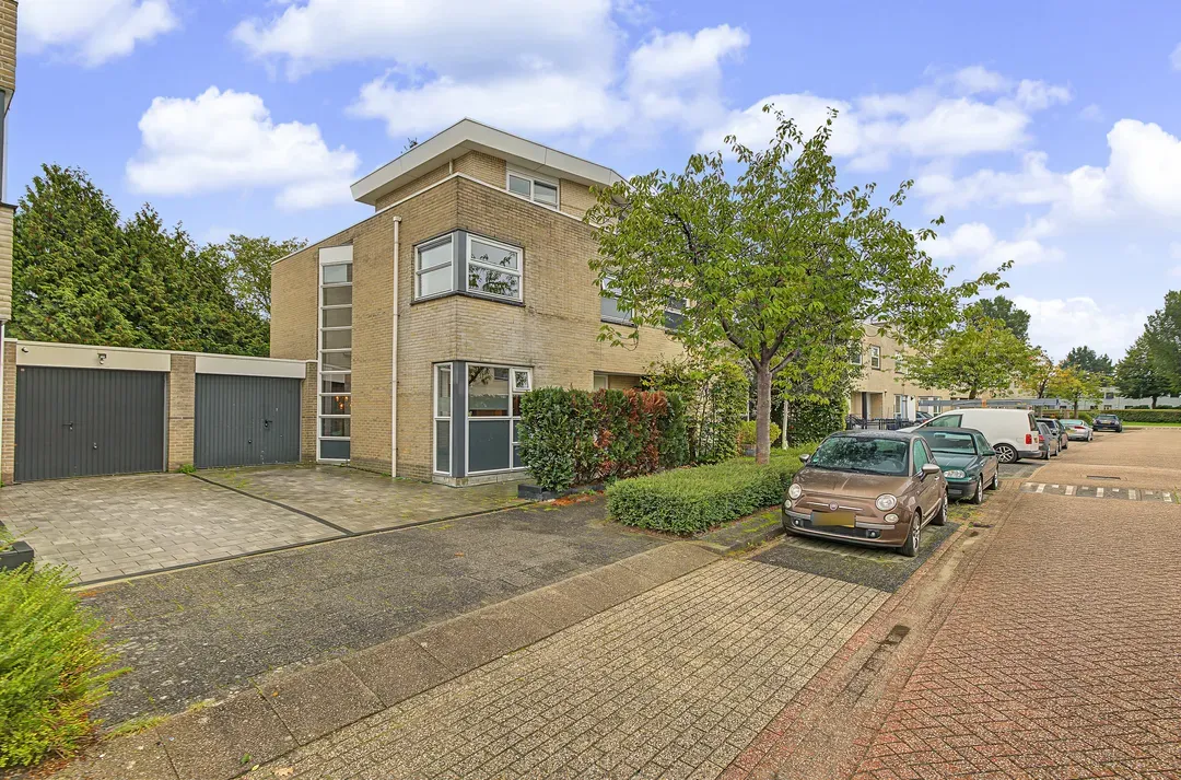 Tussenwoning te koop: Peggy Ashcroftstraat 48, Almere