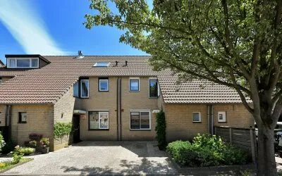 Tussenwoning te koop: Pelikaanhof 85, 't Lien noord Leidschendam