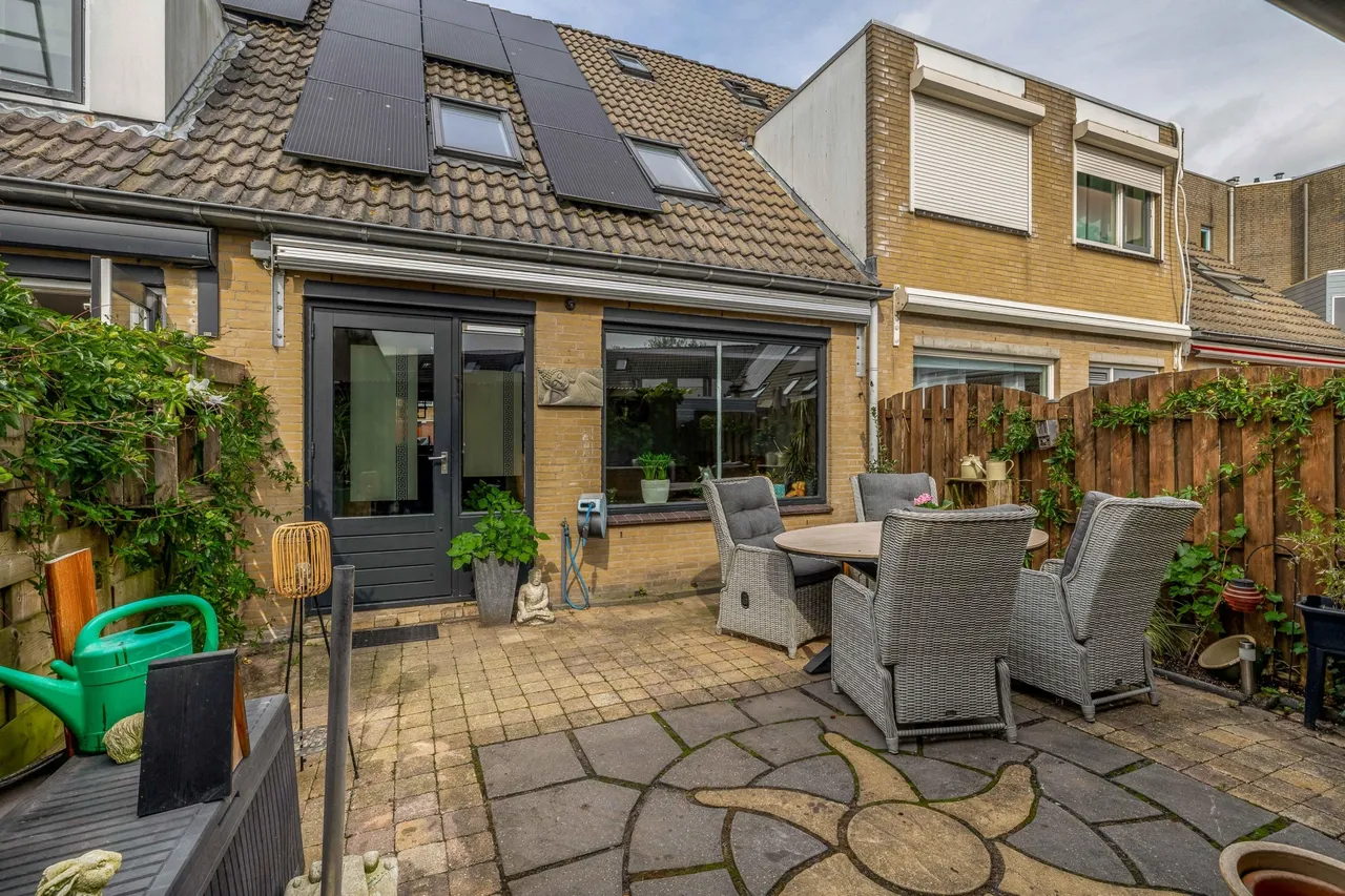 Tussenwoning te koop: Pelmolenerf 16, Gouda