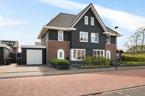 Semi-detached for sale: Penningkruid 17, Vrijburgh Drachten