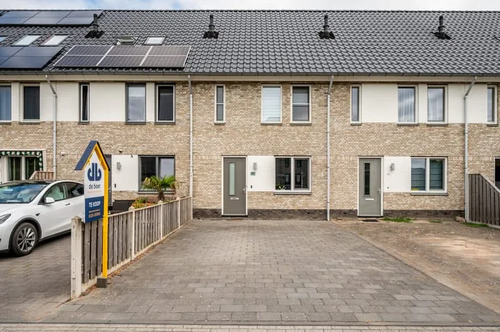 Tussenwoning te koop: Penningkruidstraat 47, Flora Midden Lelystad