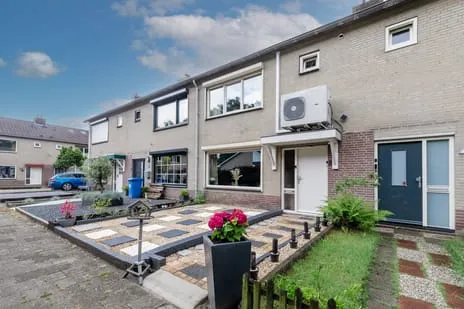 Tussenwoning te koop: Pensionarispad 8, Raamsdonk Raamsdonk