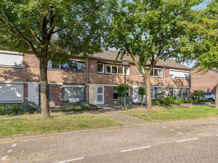 Terraced house for sale: Pepijn van Herstalstraat 46, Budel Budel