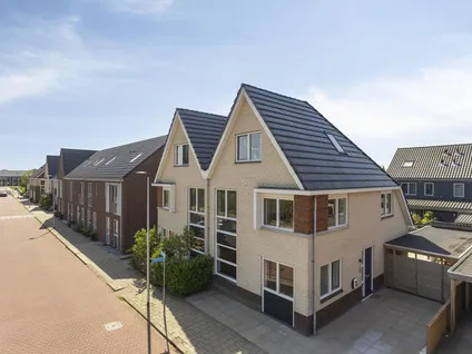 Hoekwoning te koop: Perengaarde 70, Voorofschebuurt Boskoop