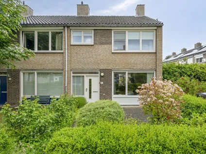 Hoekwoning te koop: Pergamijndonk 72, Oud-Caberg Maastricht