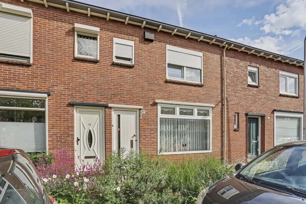 Tussenwoning te koop: Perikweg 67, Enschede