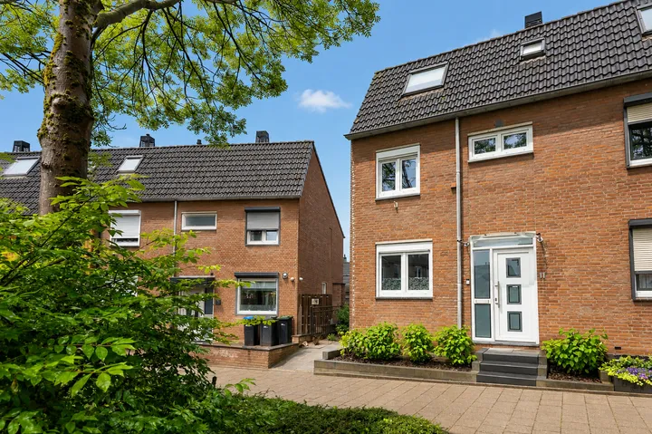 Hoekwoning te koop: Permstraat 11, Zeswegen Heerlen