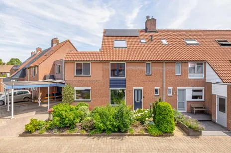 Terraced house for sale: Perzikgaarde 5, Gaarden Houten
