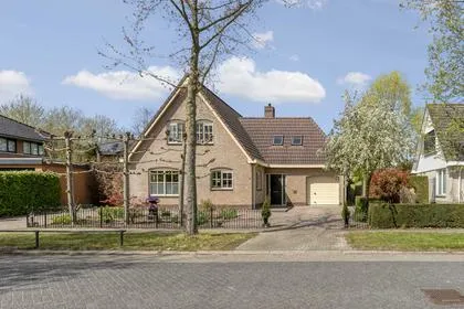Vrijstaande woning te koop: Perzikstraat 9, Almere