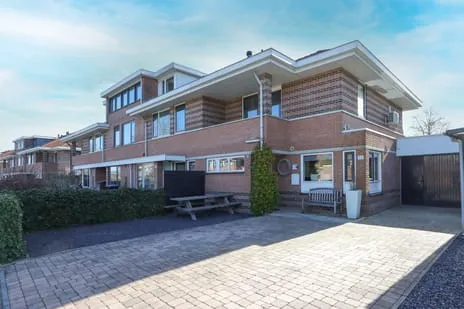 Tussenwoning te koop: Peseta 32, De Munten Dronten