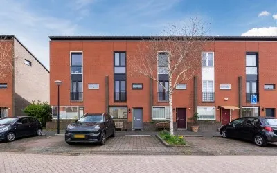 Tussenwoning te koop: Pesetalaan 49, Amsterdam