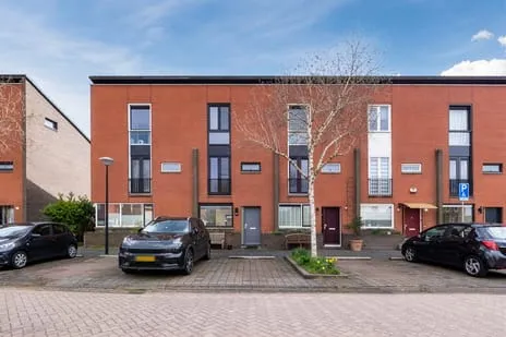 Tussenwoning te koop: Pesetalaan 49, De Aker-Oost Amsterdam