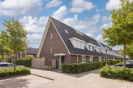 Corner house for sale: Petri Markensteinstraat 1, Tabaksteeg Leusden