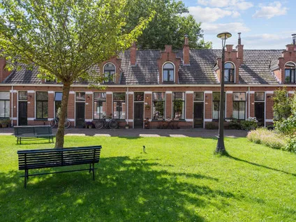 Tussenwoning te koop: Petrus Campersingel 51, Gorechtbuurt Groningen