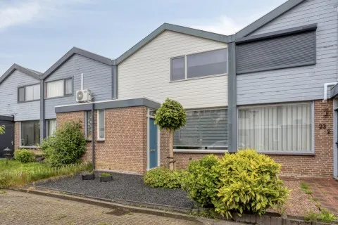 Tussenwoning te koop: Petrus Paulus Rubensstraat 21, Kern Axel Axel