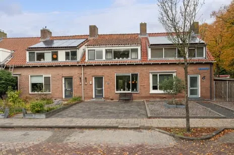 Tussenwoning te koop: Petrus Aemiliusstraat 73, Ens-woonkern Ens