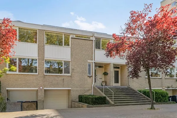 Tussenwoning te koop: Pettelaarseweg 583, Zuid 'S-Hertogenbosch
