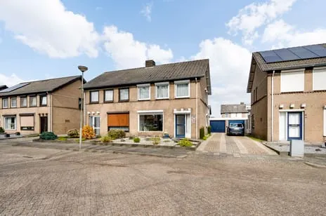 Twee-onder-één-kap te koop: Pettenmakerstraat 10, Veltum 1 Venray