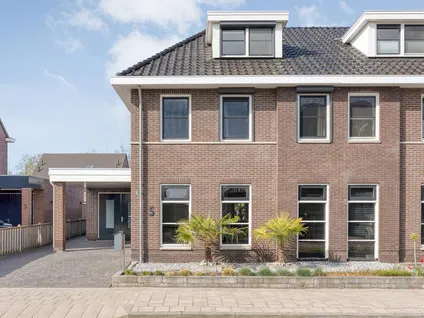 Twee-onder-één-kap te koop: Petunia 5, Ens