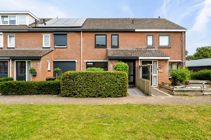 Tussenwoning te koop: Petuniastraat 6, Oldebroek Oldebroek