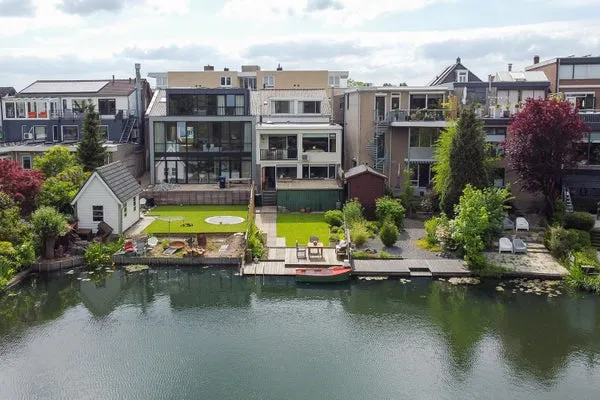 Hoekwoning te koop: Peulenstraat 210, Hardinxveld-Giessendam