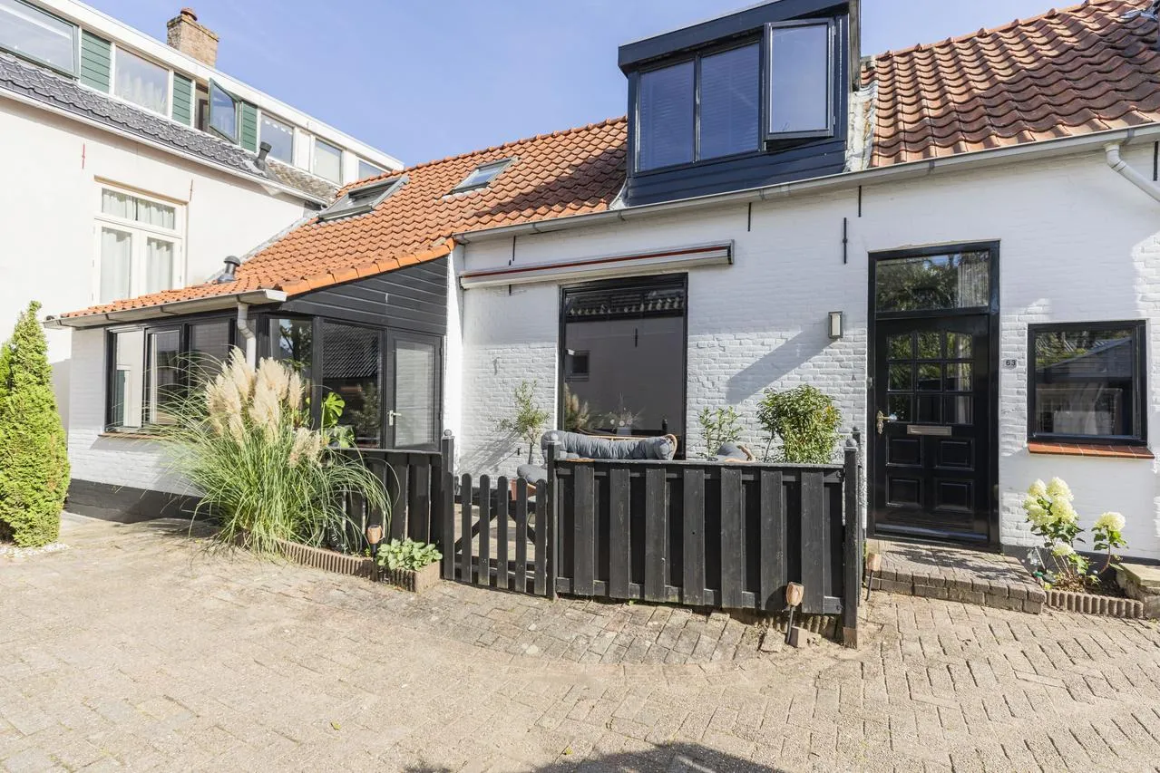Tussenwoning te koop: Peulenstraat-zuid 63, Hardinxveld-Giessendam