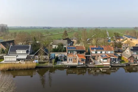 Hoekwoning te koop: Peursumseweg 56, Kern-Dorp Giessenburg